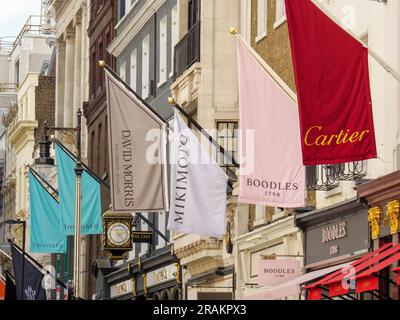 Panneaux de magasins haut de gamme sur Bond Street, Londres, Royaume-Uni Banque D'Images