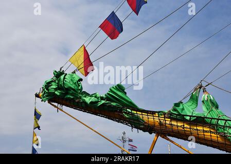 Den Helder, pays-Bas. 30 juin 2023. Le Bowsprit et la figure de proue d'un grand voilier. Photo de haute qualité Banque D'Images