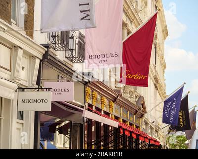 Panneaux de magasins haut de gamme sur Bond Street, Londres, Royaume-Uni Banque D'Images