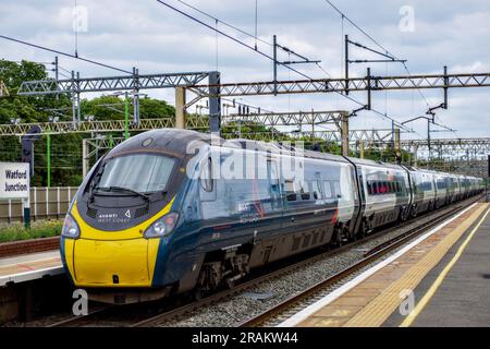 Train Avanti West Coast à Watford Junction Railway Station, Watford, Hertfordshire, Angleterre, Royaume-Uni Banque D'Images
