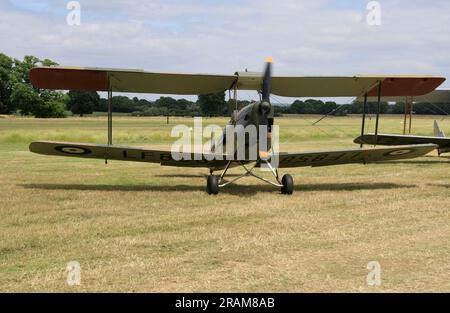 Un de Havilland DH-82B Queen Bee à l'aérodrome de Headcorn Kent England Banque D'Images