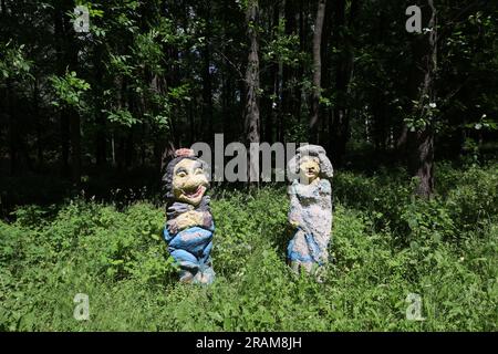 Statues soviétiques dans le parc des enfants Banque D'Images