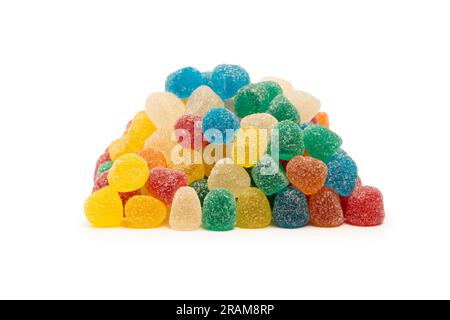 Assortiment de bonbons colorés et délicieux isolés sur fond blanc. Vue de dessus. Bonbons en gelée. Banque D'Images