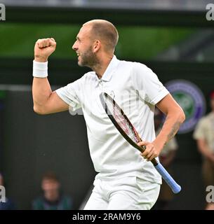 Londres, GBR. 04th juillet 2023. London Wimbledon Championships Day 2 04//07/2023 Dan Evans (GBR) match du premier tour crédit: Roger Parker/Alay Live News Banque D'Images