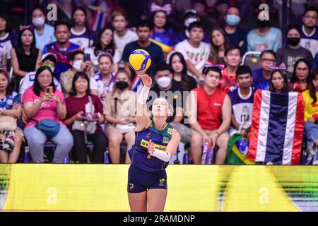 Bangkok, Thaïlande. 02nd juillet 2023. Rosamaria du Brésil vu en action pendant la Ligue des Nations femmes de volley-ball FIVB entre la Thaïlande et le Brésil au stade intérieur de Hua Mak. Score final; Thaïlande 0:3 Brésil. Crédit : SOPA Images Limited/Alamy Live News Banque D'Images