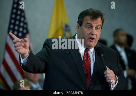 Gov. Chris Christie parle lors d'un événement à l'hôtel de ville dans le canton de Washington, NJ Banque D'Images