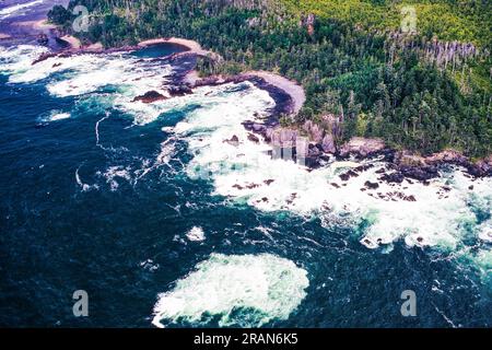 Aérien de l'île Graham, archipel Haida Gwaii, C.-B., Canada Banque D'Images