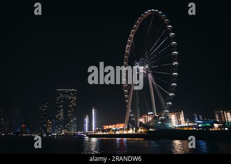 Dubaï, Émirats arabes Unis. 29 novembre 2022. Vue imprenable sur l'Ain Dubai la nuit. La plus grande et la plus grande roue d'observation du monde. Une icône Banque D'Images