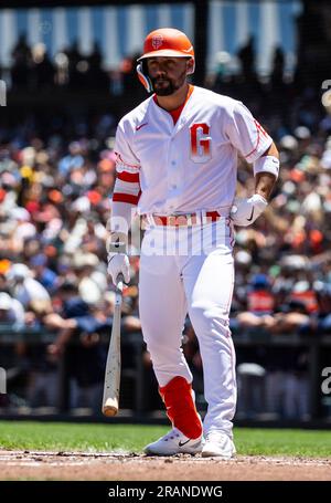 Juillet 04 2023 San Francisco CA, États-Unis Michael Conforto (8), le joueur de terrain droit de San Francisco, est à la batte lors du match MLB entre les Mariners de Seattle et les Giants de San Francisco à Oracle Park San Francisco Calif. Thurman James/CSM Banque D'Images