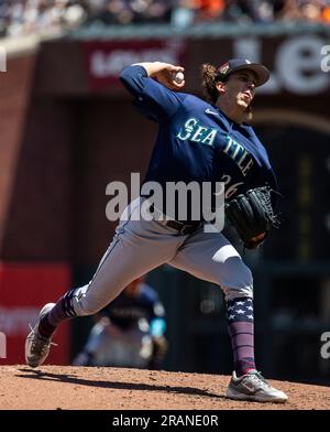 Juillet 04 2023 San Francisco CA, États-Unis Le lanceur de Seattle Logan Gilbert (36) livre le ballon lors du match MLB entre les Mariners de Seattle et les Giants de San Francisco à Oracle Park San Francisco Calif. Thurman James/CSM Banque D'Images