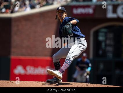 Juillet 04 2023 San Francisco CA, États-Unis Le lanceur de Seattle Logan Gilbert (36) livre le ballon lors du match MLB entre les Mariners de Seattle et les Giants de San Francisco à Oracle Park San Francisco Calif. Thurman James/CSM Banque D'Images