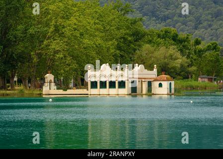 La pêche emblématique de Marimon dans le lac de Banyoles (Pla de l'Estany, Gérone, Catalogne, Espagne) ESP : la emblemática pesquería Marimon en Banyoles Banque D'Images