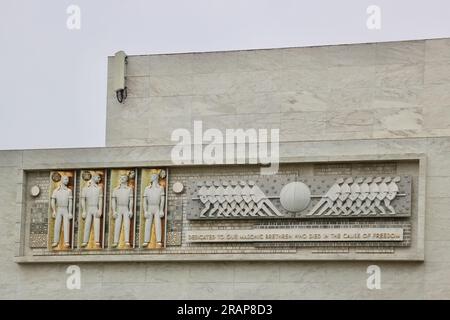 Frieze d'Emile Norman sur le SF Masonic Auditorium lieu de réunion pour les maçons de Californie Nob Hill San Francisco Californie USA Banque D'Images