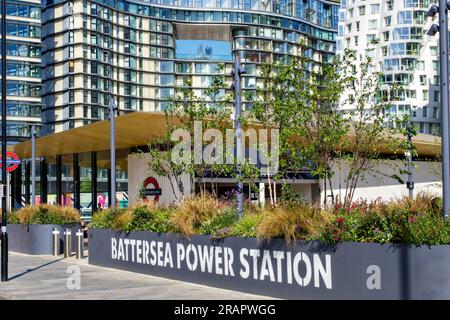 Battersea Power Station, Underground Station, Borough of Wandsworth, Londres, Angleterre, ROYAUME-UNI Banque D'Images