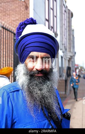 Homme sikh à Smethwick, West Midlands, Grande-Bretagne, Royaume-Uni Banque D'Images