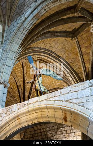 La sculpture d'Agnel dans l'église Santa María de los Ángeles. San Vicente de la Barquera, Cantabrie, Espagne. Banque D'Images