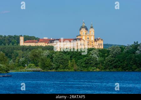 Melk : Abbaye de Melk, lac de bœufs Weitenegg de la rivière Donau (Danube) à Wachau, Niederösterreich, Basse-Autriche, Autriche Banque D'Images