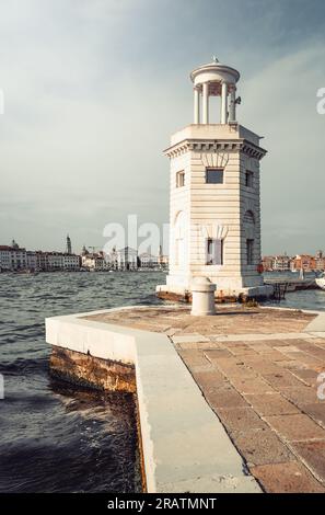 Vue avec Faro San Giorgio Maggiore à Venise, Italie Banque D'Images