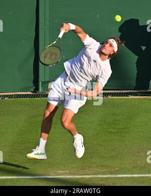Londres, GBR. 05 juillet 2023. Londres Wimbledon Championships Day 3 05//07/2023 Stefanos Tsitsipas (GRE) remporte le match de premier tour crédit : Roger Parker/Alamy Live News Banque D'Images