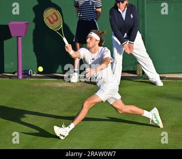 Londres, GBR. 05 juillet 2023. Londres Wimbledon Championships Day 3 05//07/2023 Stefanos Tsitsipas (GRE) remporte le match de premier tour crédit : Roger Parker/Alamy Live News Banque D'Images