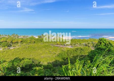 Le beau paysage de la nature de Trancoso, quartier de Porto Seguro - BA. Vue sur Nativos Beach, Bahia State, Brésil. Banque D'Images