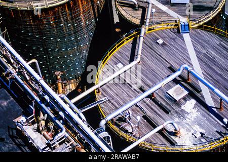 Image aérienne d'une usine de pâtes et papiers à Port Alberni, île de Vancouver, Colombie-Britannique, Canada Banque D'Images