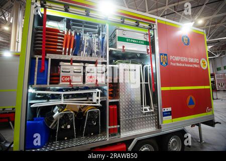 Bucarest, Roumanie. 5 juillet 2023 : une station médicale avancée lors de la présentation de 15 des 25 stations médicales avancées et quatre véhicules de soutien radio affectés à l'inspection générale roumaine pour les situations d'urgence, achetés dans le cadre du projet VISION 2020 - Programme opérationnel de grandes infrastructures (POIM 2014-2020). Crédit : Lucian Alecu/Alamy Live News Banque D'Images