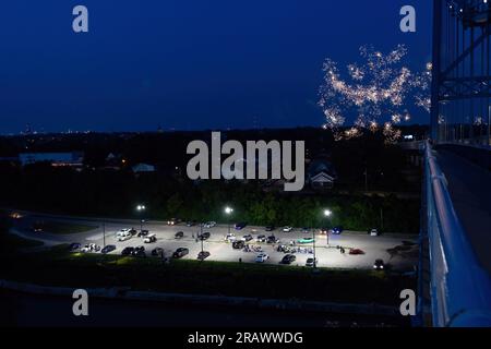 Toledo, États-Unis. 04 juillet 2023. Feux d'artifice à East Toledo. Les festivités se déroulent autour du 4 juillet, lorsque les États-Unis célèbrent leur indépendance du Royaume-Uni. Crédit : SOPA Images Limited/Alamy Live News Banque D'Images