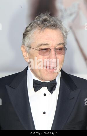 Hollywood, États-Unis d'Amérique. 24 février 2013. HOLLYWOOD, CA - 24 FÉVRIER : Robert de Niro Grace Hightower arrive aux Oscars au Hollywood & Highland Center le 24 février 2013 à Hollywood, en Californie. Personnes : Robert de Niro Grace Hightower crédit : Storms Media Group/Alamy Live News Banque D'Images