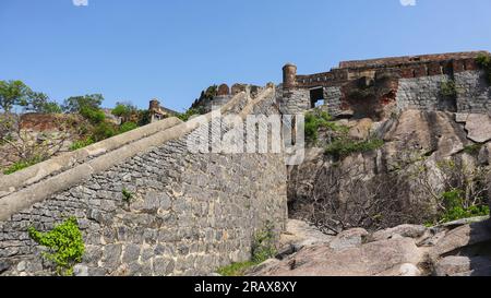 Forteresse et escalier pour le fort de Gingee, Vlupuram, Tamilnadu, Inde. Banque D'Images
