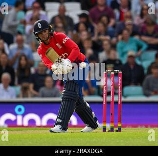 Oval, Angleterre. 3 juillet 2023. Danielle Wyatt, d’Angleterre, lors du deuxième match Vitality IT20 entre l’Angleterre féminine et l’Australie féminine. Crédit : Nigel Bramley/Alamy Live News Banque D'Images