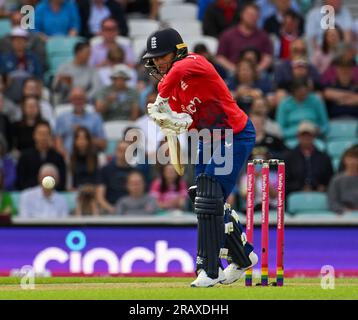 Oval, Angleterre. 3 juillet 2023. Danielle Wyatt, d’Angleterre, lors du deuxième match Vitality IT20 entre l’Angleterre féminine et l’Australie féminine. Crédit : Nigel Bramley/Alamy Live News Banque D'Images