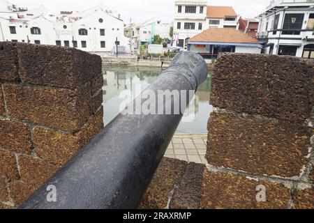 Canon à Bastion Middleburg , fort hollandais dans la ville de Malacca Banque D'Images