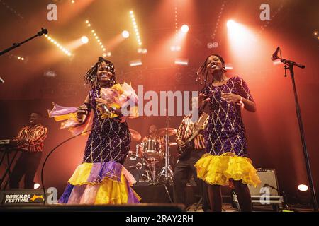 Roskilde, Danemark. 30 juin 2023. La chanteuse et compositrice Florence Adooni donne un concert en direct pendant le festival de musique danois Roskilde Festival 2023 à Roskilde. (Crédit photo : Gonzales photo - Peter Troest). Banque D'Images