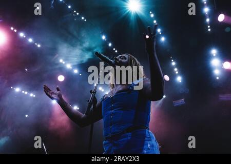 Roskilde, Danemark. 01 juillet 2023. La chanteuse et compositrice brésilienne Liniker donne un concert live lors du festival de musique danois Roskilde Festival 2023 à Roskilde. (Crédit photo : Gonzales photo - Peter Troest). Banque D'Images