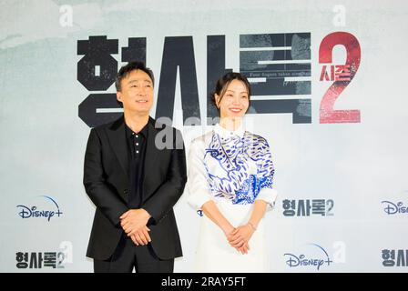 Lee sang-min et Kim Shin-Rok, 3 juillet 2023 : les acteurs Lee sang-min (L) et Kim Shin-Rok posent lors d'une conférence de presse pour la série originale de Disney 'Shadow Detective Season 2' à Séoul, Corée du Sud. Crédit : Lee Jae-won/AFLO/Alamy Live News Banque D'Images