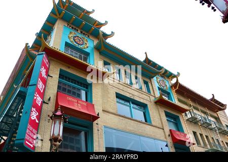 Trade Mark Building construit 1910 architecture chinoise autrefois un bazar maintenant le restaurant Cathay House fermé à Chinatown San Francisco Californie USA Banque D'Images