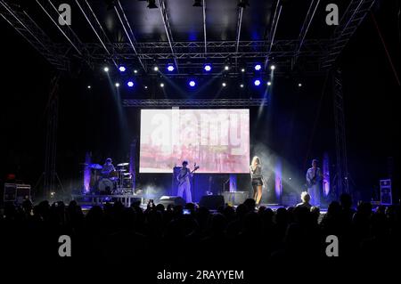 Rome, Italie. 6 juillet 2023, Roma, Italie. 05 juillet 2023. Kim Gordon en concert au Festival Roma Incontra il Mondo Ostia Antica, 6 juillet 2023, Teatro Romano di Ostia Antica, Rome, Italie. (Photo Domenico Cippitelli/NurPhoto) crédit : NurPhoto SRL/Alamy Live News Banque D'Images