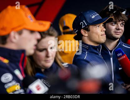 6 juillet 2023. SILVERSTONE - Nyck de Vries (AlphaTauri) et Max Verstappen (Red Bull Racing) s'adressent à la presse sur le circuit de Silverstone à l'approche du Grand Prix de Grande-Bretagne. ANP SEM VAN DER WAL crédit : ANP/Alamy Live News Banque D'Images