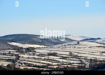 La neige recouvre les montagnes Cambriennes près d'Aberystwyth, Ceredigion, pays de Galles, Royaume-Uni. Banque D'Images