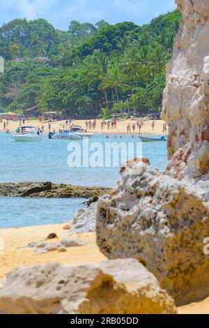 Porto Seguro, BA, Brésil - 07 janvier 2023 : Espelho Beach, une belle destination touristique de l'état de Bahia. Banque D'Images