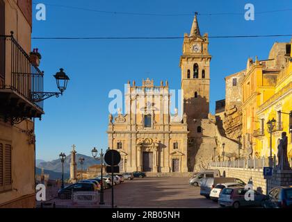 Cathédrale de San Giorgio Martire, Caccamo, Palerme, Sicile, Italie Banque D'Images