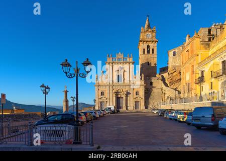 Cathédrale de San Giorgio Martire, Caccamo, Palerme, Sicile, Italie Banque D'Images