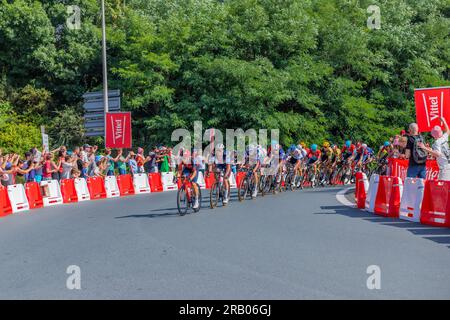 Bayonne, France: 03 juillet 2023: Le peloton lutte pour le sprint dans la phase 3 du 'Tour de France' à Bayonne, pays Basque. France. Banque D'Images