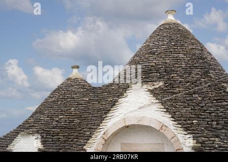 gros plan des toits des trulli maisons uniques à Alberobello, Pouilles, Italie Banque D'Images