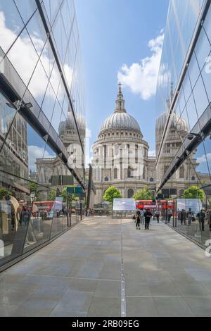 Cathédrale St Pauls dans la ville de Londres Banque D'Images
