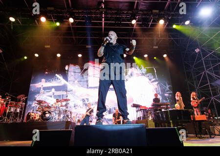 Concert du chanteur italien Eros Ramazzotti à Ferrare, Italie crédit : Filippo Rubin/Alamy Live News Banque D'Images