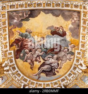 NAPLES, ITALIE - 18 AVRIL 2023 : la fresque plafond apothéose des Apôtres dans l'église Chiesa dei Santi Apostoli de Giovanni Lanfranco (1638 - 1646) Banque D'Images