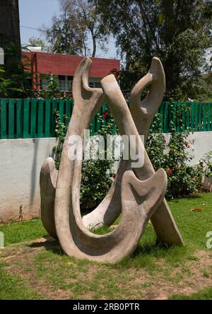 Sculpture dans le jardin du musée Pierre Jeanneret, État du Pendjab, Chandigarh, Inde Banque D'Images