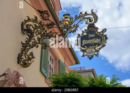 Allemagne, Bade-Württemberg, Rastatt, magnifique enseigne inn. Banque D'Images